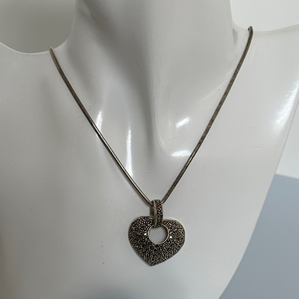 Elegant 925 sterling silver Heart Pendant Necklace